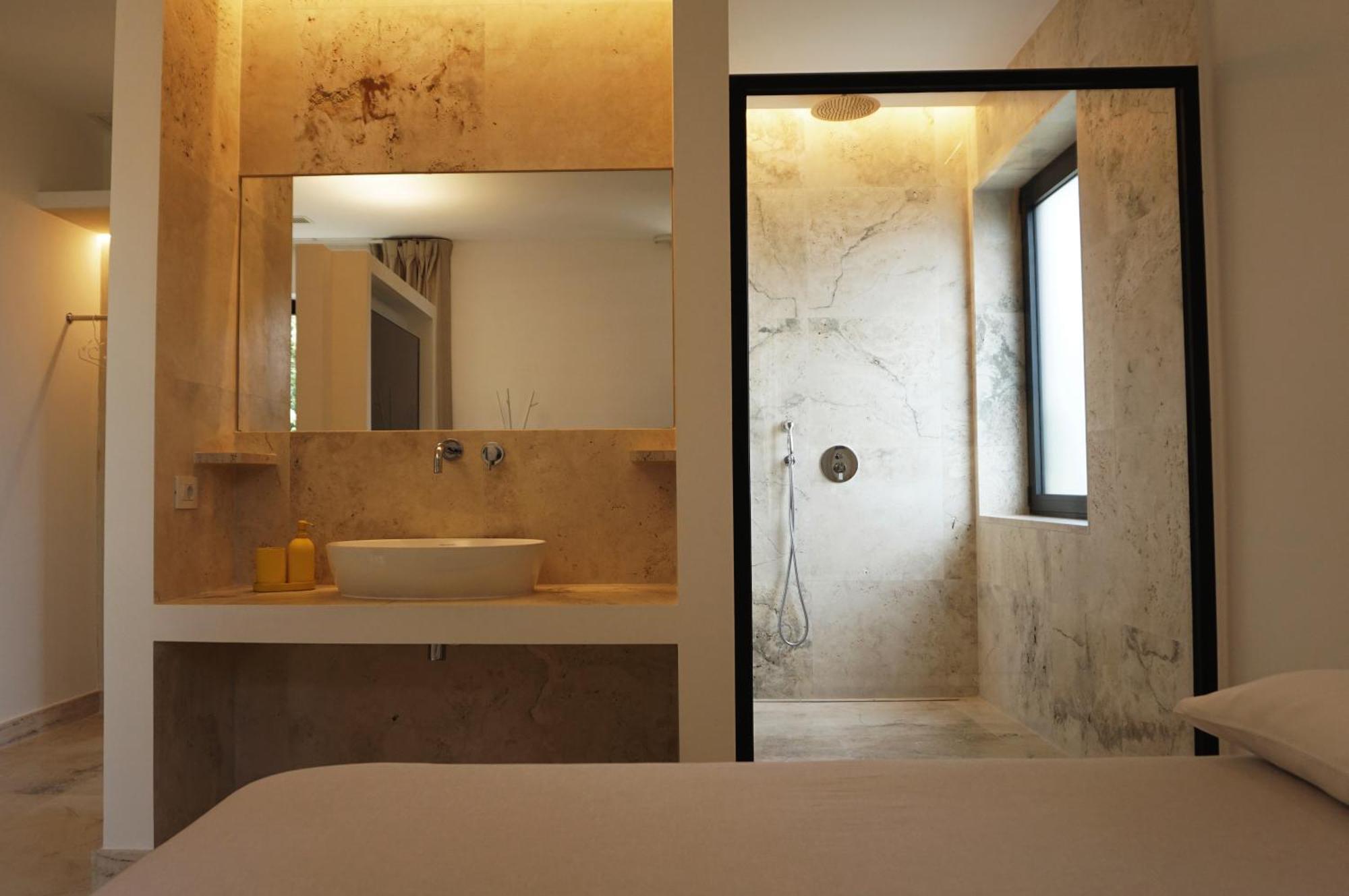 Kiwi Apartment Latina Bagian luar foto