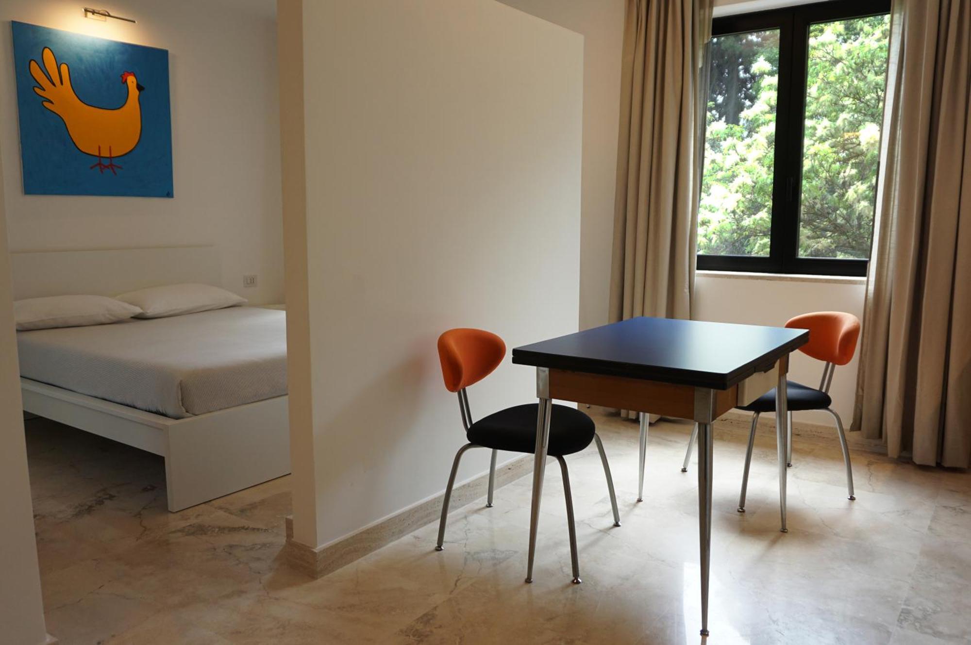 Kiwi Apartment Latina Bagian luar foto